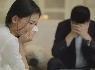 岳母做壽,我包999塊紅包,老婆拿錢砸我臉上還要和離婚