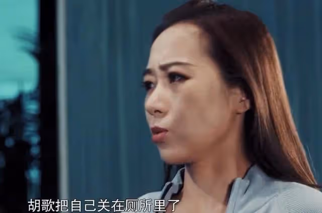 內疚的胡歌:女助理去世後,在廁所崩潰大哭,至今仍在懷念