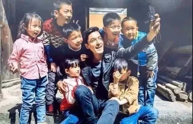 內疚的胡歌:女助理去世後,在廁所崩潰大哭,至今仍在懷念