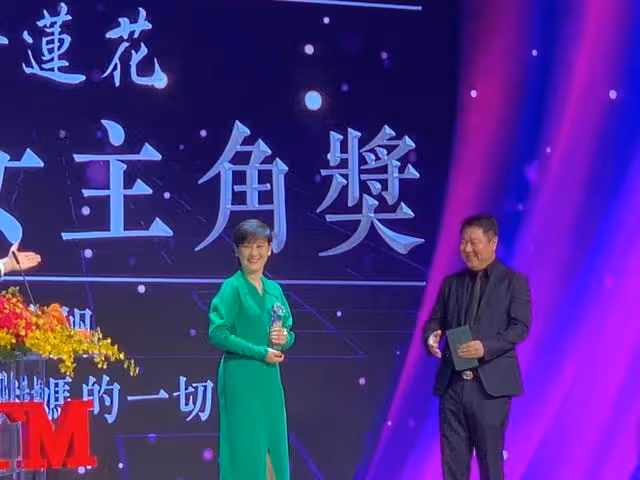 澳門國際電影節:謝霆鋒廚子變影帝,徐帆奪影后,鄭愷殺出重圍