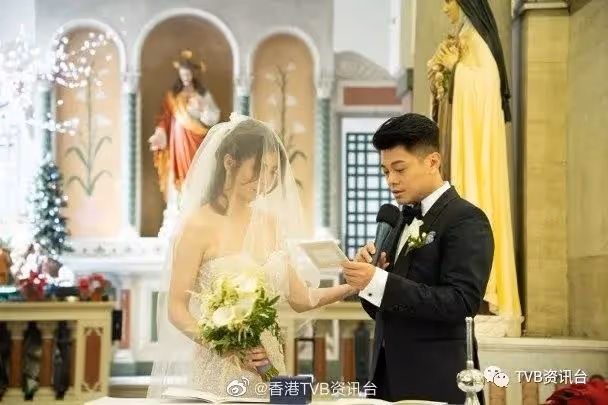 恭喜恭喜︱TVB港姐教堂行禮嫁金融才俊,「媒人」林盛斌見證