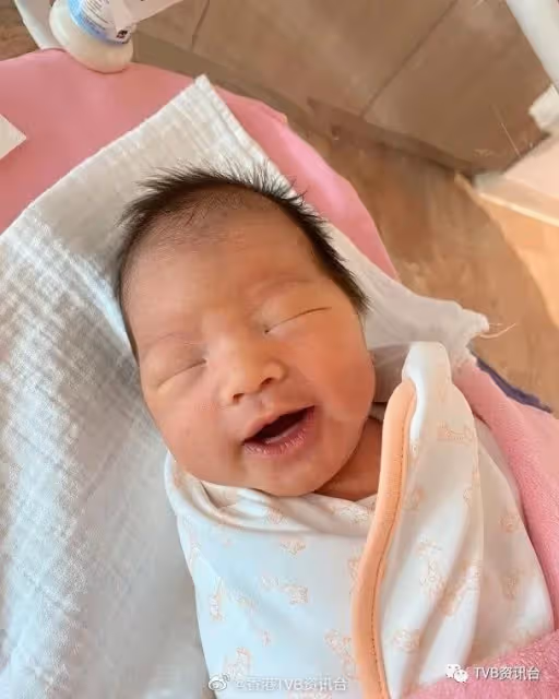 恭喜恭喜!太太生足14小時超驚險,TVB當紅小生宣布女兒出生