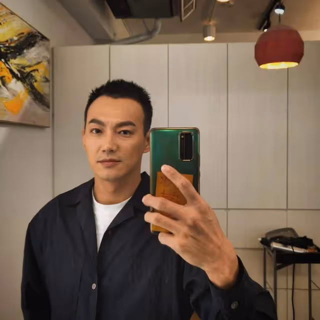 恭喜!36歲男星求婚成功,假借工作之名騙女友上山,對方感動落淚