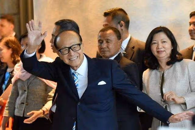 為配合李嘉誠,霍啟剛大婚8次修改結婚時間,他卻只露面5分鐘
