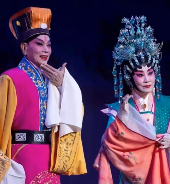 擔心！75歲香港知名老戲骨演出時發生意外，從高台跳下撞到氣門