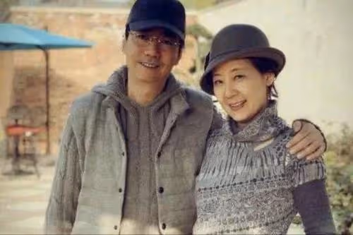 「邢捕頭」范明:將大6歲二婚妻子當成寶,對繼子視如己出