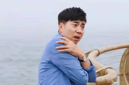 「邢捕頭」范明:將大6歲二婚妻子當成寶,對繼子視如己出