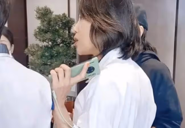 陝西籍明星為西安加油!閆妮素顏出鏡,張嘉譯白冰景甜致敬工作者