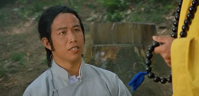 洪金寶給他當配,成龍當替身,地位直逼李小龍,周星馳都請不動