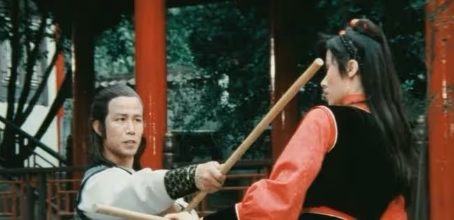 洪金寶給他當配,成龍當替身,地位直逼李小龍,周星馳都請不動