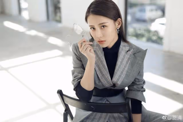 「國民好媳婦」賈青的情史，為導演送禮鬧烏龍，比你想得更加精彩