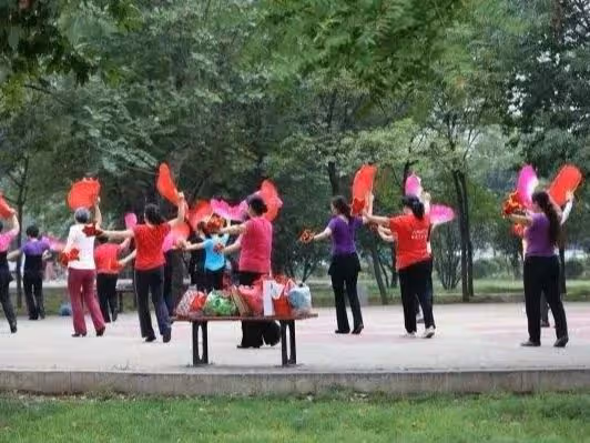 婆婆要改嫁,兒媳阻攔,婆婆不解,兒媳:先把房子過戶給我們
