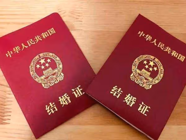 婆婆要改嫁，兒媳阻攔，婆婆不解，兒媳：先把房子過戶給我們