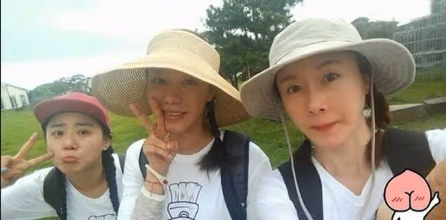 國民妹妹艱難地長大,全過程都要美,文瑾瑩出現的越來越少