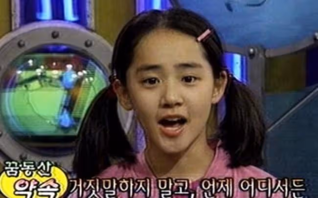 國民妹妹艱難地長大,全過程都要美,文瑾瑩出現的越來越少