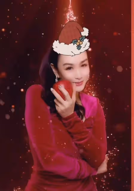 女星聖誕節造型驚艷!宋祖兒性感秦嵐秀美腿,趙雅芝露香肩太甜美