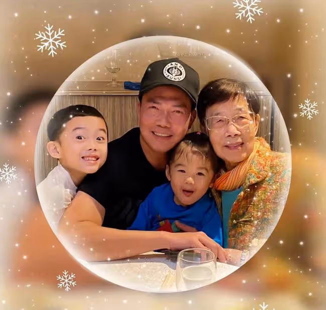 54歲謝天華罕曬全家福!3歲女兒呆萌可愛像媽媽,6歲兒子神似爸