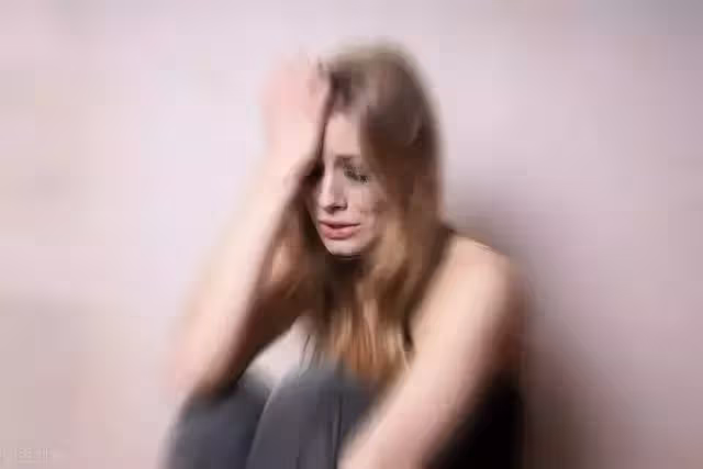 離婚半年後,前婆婆上門求我照顧:我是你前婆婆,我:滾