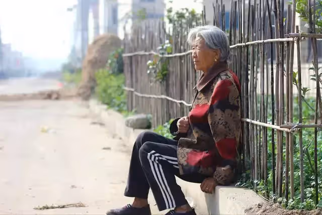 回農村養老僅一年就離開了,65歲大爺:那裡遠沒有想像的那麼好