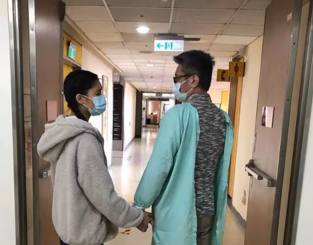54歲男星愛女病逝!疑患罕見病年僅22歲,爸爸被曝因擔憂滿頭白髮