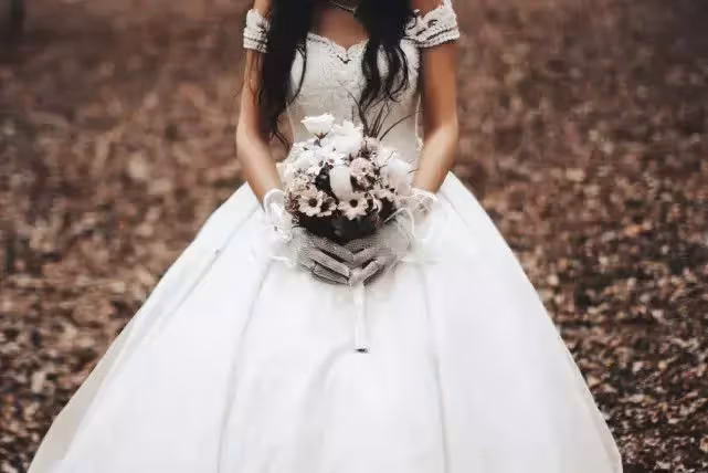 兒子瞧不起妻子,母親生病後又讓妻子照顧:花錢請你照顧,要識相