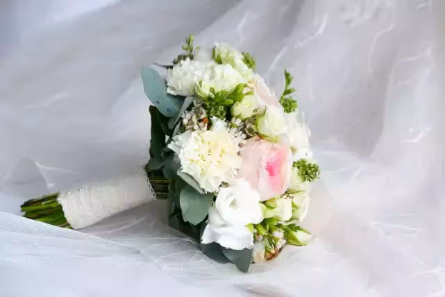 兒子瞧不起妻子,母親生病後又讓妻子照顧:花錢請你照顧,要識相