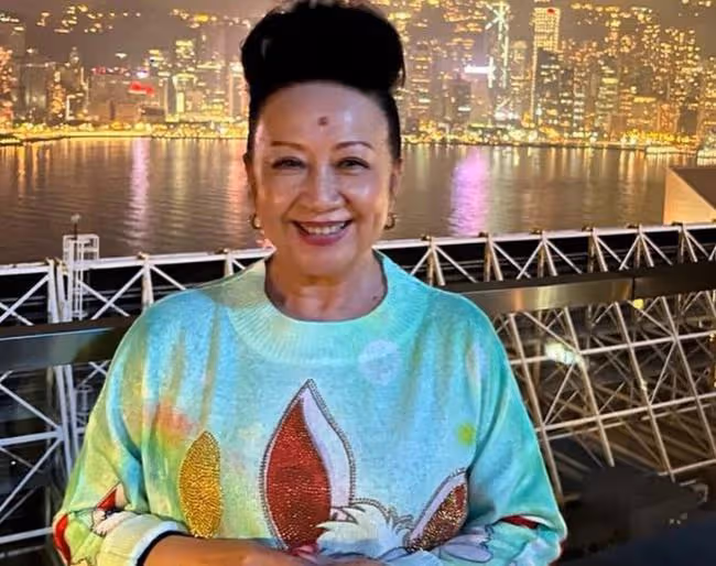 薛家燕一家五口罕同框,3個孩子像極了前夫,小17歲男友沒露面