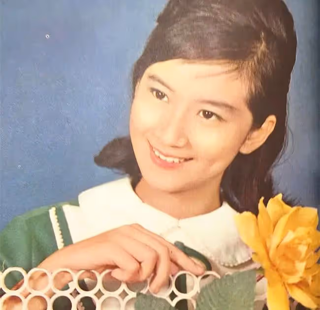 薛家燕一家五口罕同框,3個孩子像極了前夫,小17歲男友沒露面