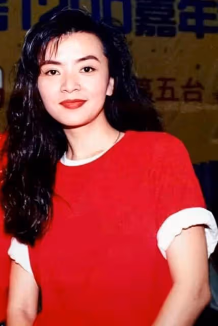 「小龍女」陳玉蓮罕露面,61歲仍氣質出眾,至今單身收養3名孤兒