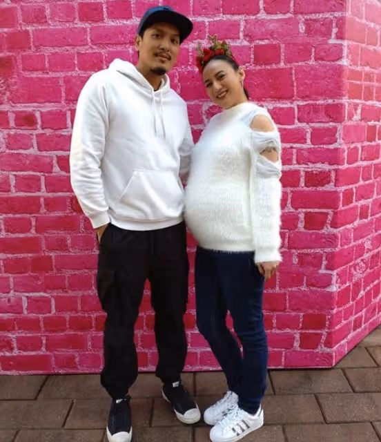 41歲女星結婚8年宣布懷孕!不懼高齡生娃危險,懷孕後仍堅持唱跳