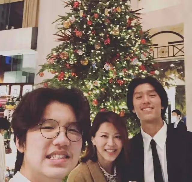 51歲林曉峰獨自過聖誕節，兩個兒子與前妻團聚，大兒子星味足