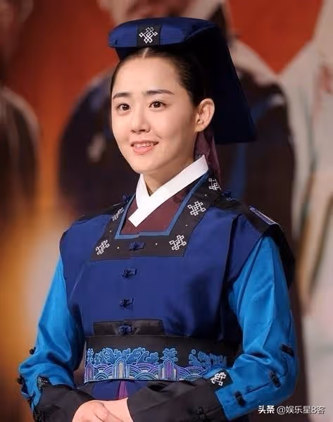 從國民妹妹到已婚酗酒大媽？35歲的文根英：一個大膽的選擇