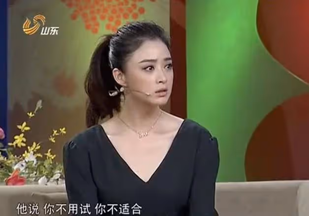「心直口快」蔣欣,揭開演藝圈亂象,暗諷趙麗穎假唱與好閨蜜鬧掰