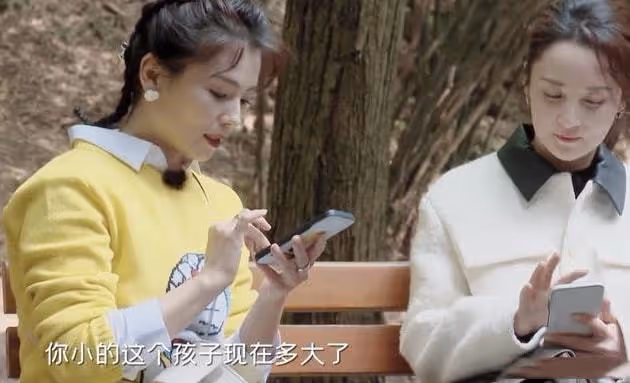 「心直口快」蔣欣,揭開演藝圈亂象,暗諷趙麗穎假唱與好閨蜜鬧掰