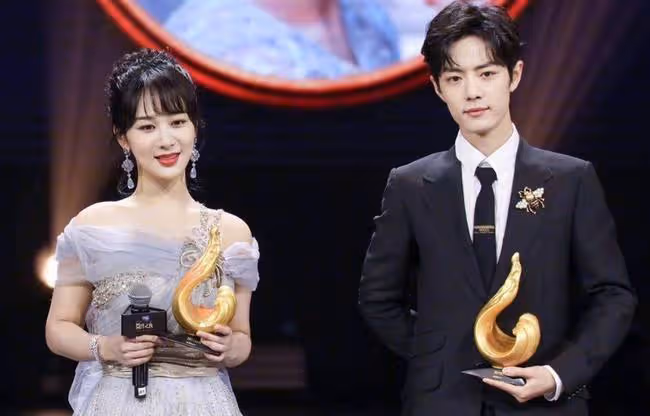 楊紫現身《如夢之夢》現場,面對面觀看肖戰表演,所坐座位引關注