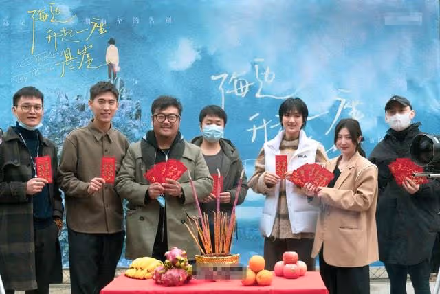 姚安娜挑戰當演員,成女一號穩占C位,被嘲長相氣質太普通難辨認