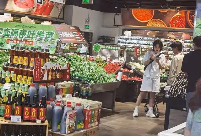 姚安娜挑戰當演員,成女一號穩占C位,被嘲長相氣質太普通難辨認