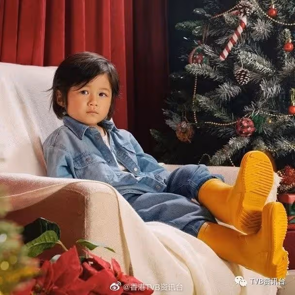 聖誕節快樂︱TVB當紅小生花旦們曬甜蜜
