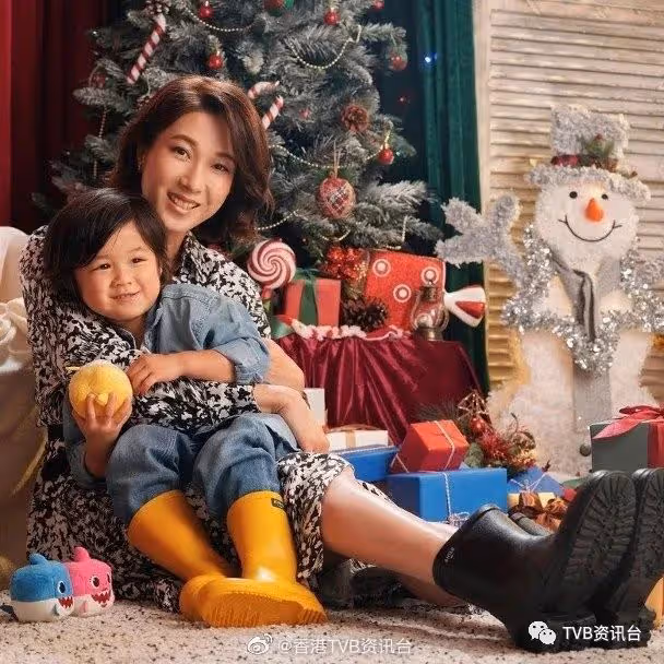 聖誕節快樂︱TVB當紅小生花旦們曬甜蜜