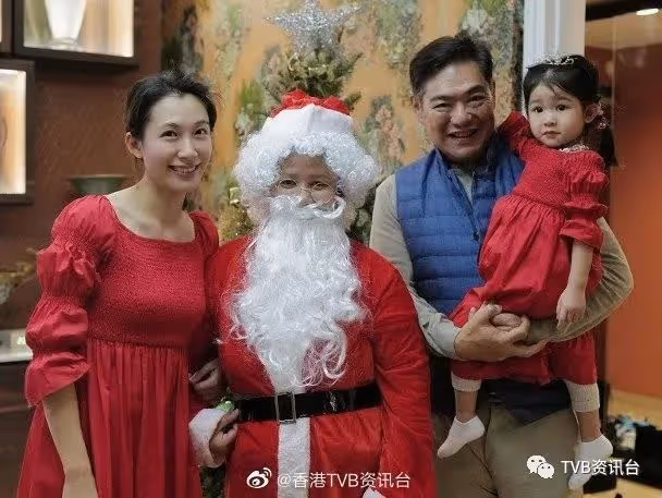 聖誕節快樂︱TVB當紅小生花旦們曬甜蜜