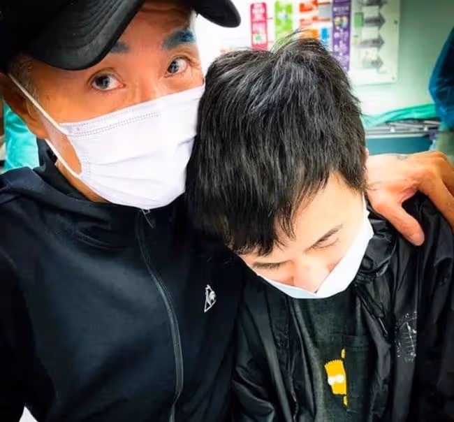 60歲男星將移居國外,稱想給下一代更好的環境!21歲兒子患自閉症