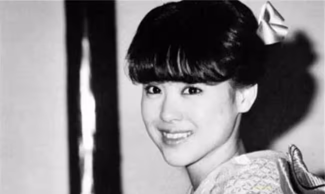 日本最強星二代幼時受欺凌,入圈受白眼,戀愛遭劈腿,英年自殺