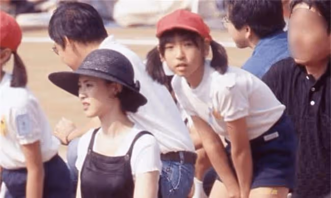 日本最強星二代幼時受欺凌,入圈受白眼,戀愛遭劈腿,英年自殺