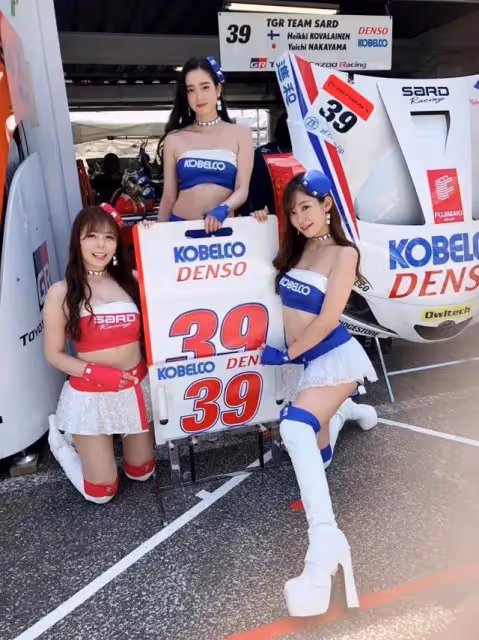日本「賽車皇后」，性感、可愛
