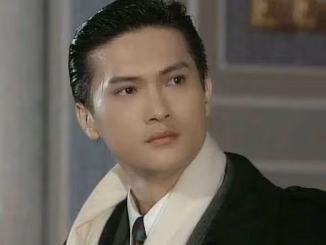 54歲前TVB男星露面，現身簡陋商演人氣高，為自閉症兒子息影多年