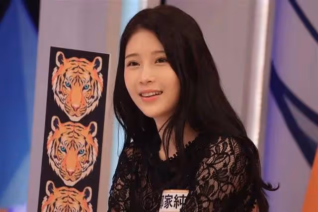 28歲女星自曝曾遭黑勢力圍堵，好友慘被痛毆，隔天對方跪著道歉