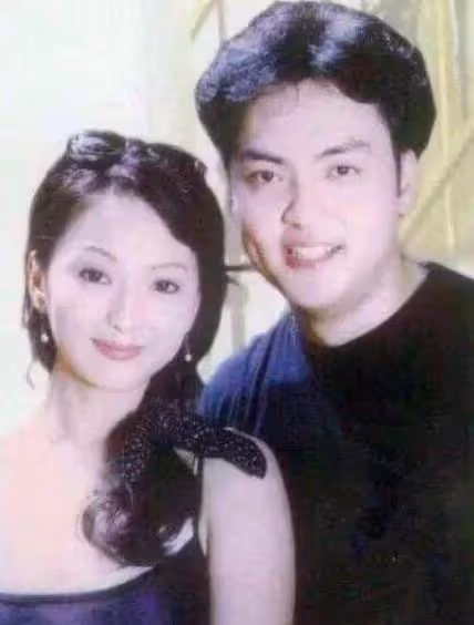 香妃去世後僅八個月，父親哥哥接連去世，母親成抑鬱，是巧合嗎？