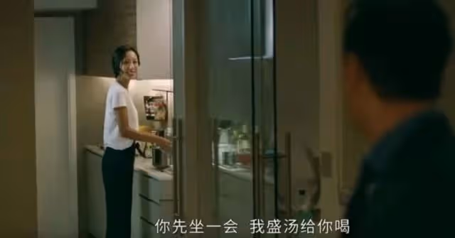 時隔十年再拍港劇!44歲名模樣貌身材不變,曾與吳彥祖是螢屏情侶