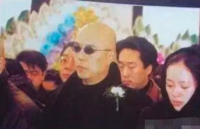 香妃去世後僅八個月，父親哥哥接連去世，母親成抑鬱，是巧合嗎？