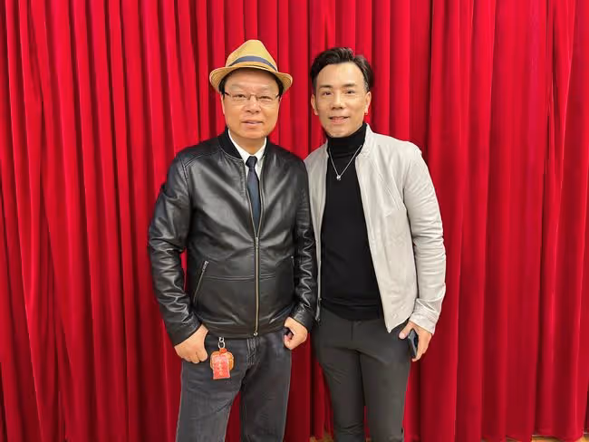 李連杰86歲岳父近照打扮低調，上戲畢業曾從影68年，卻從不談女兒